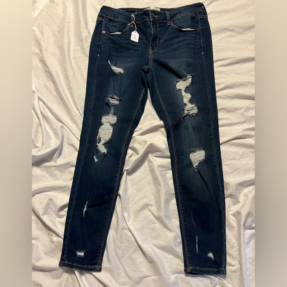 EUC Mudd denim jeans. Size 11.